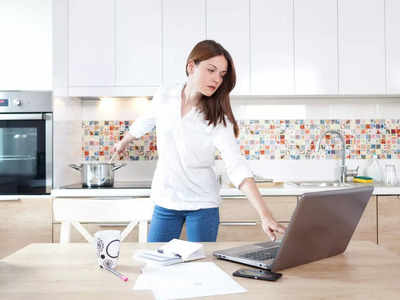Work From Home : आता घरबसल्या कमवू शकता पैसे, डॉलर्समध्ये कराल कमाई