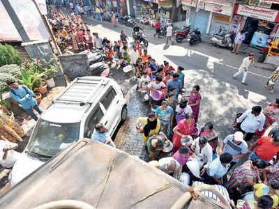 Mumbai News: धारावी में हत्या, मुंबई पुलिस के पास पानी के लिए मारपीट की रोज आ रहीं 12 से ज्यादा शिकायतें