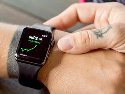 Smartwatches Offer: ब्रांडेड स्मार्टवॉच 70% डिस्काउंट के साथ! ब्लूटूथ कॉलिंग से लेकर टॉप फीचर्स से हैं लैस