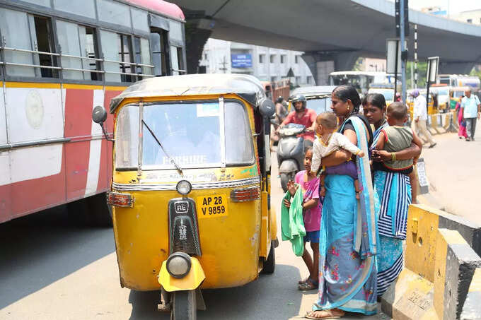 మూడొంతుల జనాభా ఈ రెండు దేశాల్లోనే..