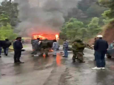 Jammu Kashmir News: पुंछ में सेना के वाहन पर हुआ था आतंकी हमला, ग्रेनेड अटैक की आशंका, सेना ने जारी किया बयान