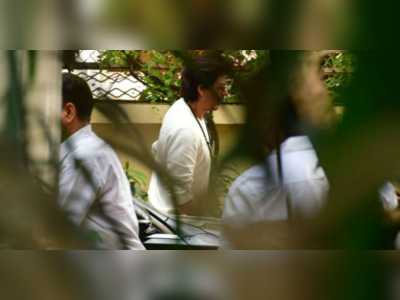 ફિલ્મમેકર યશ ચોપરાના ઘરે પહોંચ્યો એક્ટર શાહરુખ ખાન 
