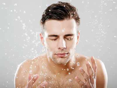 Best Natural Face Wash: पुरुषों की सख्त त्वचा को भी डीप क्लीन करते है ये फेस वॉश, मिल सकता है अच्छा ग्लो