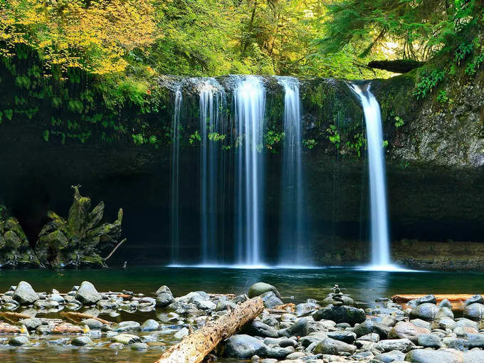 Kalhatti Waterfall