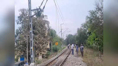 காஞ்சிபுரம் பழைய ரயில் நிலையத்தில் மின்சார வயர் அறுந்து விழுந்த விபத்து; ஸ்தம்பித்த ரயில் சேவை.. பயணிகள் கடும் அவதி!