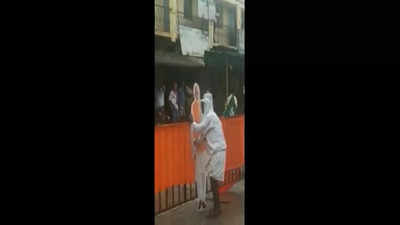 Viral Video: ಮಳೆಯಲ್ಲಿ ಒದ್ದೆಯಾಗಿದ್ದ ಪ್ರಧಾನಿ ಮೋದಿ ಕಟೌಟ್ ಒರೆಸಿದ ವೃದ್ಧ ವ್ಯಕ್ತಿ!