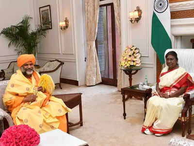 राष्ट्रपति द्रौपदी मुर्मू से मिले ब्रह्मऋषि गुरुदेव, अहिंसा-शांति और महिला सशक्तिकरण विषय पर की चर्चा