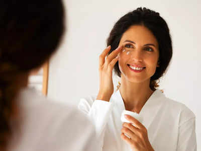 Anti Aging Cream: बढ़ती उम्र के साथ भी बरकरार रहेगी आपकी खूबसूरती, रिंकल्स भी दूर कर सकती हैं ये Face Cream