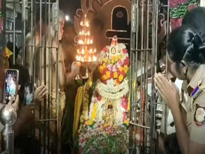 தென்காசி: 500 ஆண்டுகள் பழமையான குரு பகவான் ஆலயத்தில் குரு பெயர்ச்சி சிறப்பு பூஜை