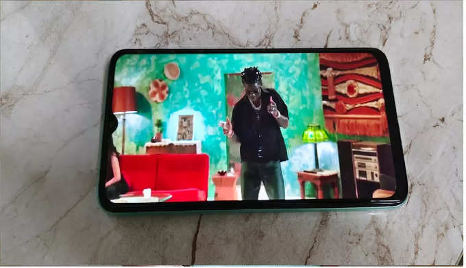 itel A60 rear display