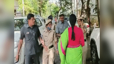 जगन रेड्डी की बहन शर्मिला ने पुलिसवालों पर बरसाए थप्पड़, हैदराबाद में हाई प्रोफाइल ड्रामा... जानें पूरा मामला