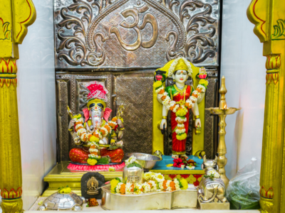 Pooja Room Vastu: ದೇವರ ಕೋಣೆಯಲ್ಲಿ ಈ ಚಿಹ್ನೆಗಳನ್ನು ಹಾಕಿದರೆ ನೀವೇ ಅದೃಷ್ಟವಂತರು..!