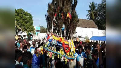 புதுக்கோட்டை முத்துமாரியம்மன் கோவிலில் சித்திரை திருவிழா;  ஏராளமான பக்தர்கள் சாமி தரிசனம்