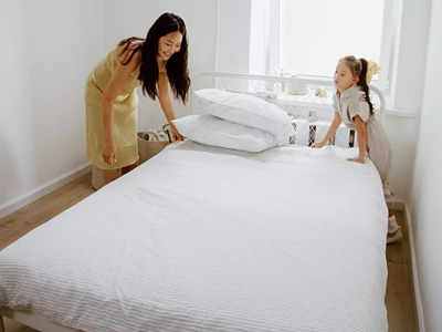 Cotton White Bed Sheets:  मन को सुकून और बेड के साथ कमरे के लुक बढ़ा देंगी ये सफेद रंग की खूबसूरत चादर