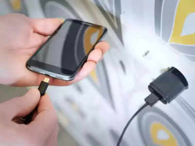 ​Battery Saver: फोनची बॅटरी सारखी संपतेय? चार्जिंग वाचवण्यासाठी या ६ टिप्स करा फॉलो