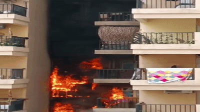 ग्रेटर नोएडा के गौर सिटी 14 एवेन्यू में लगी भीषण आग, वीडियो देख दूसरे फ्लैट में खड़ी महिला की निकली चीख