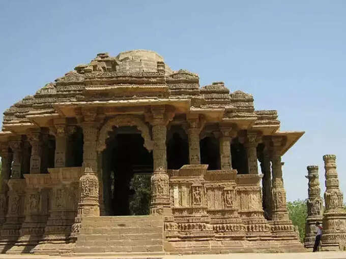 सपने में पुराना मंदिर देखना