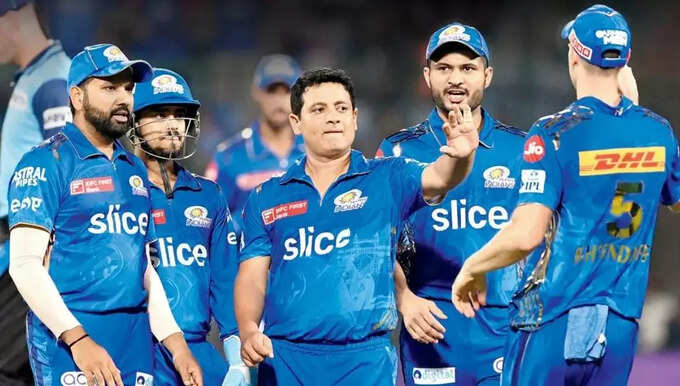 Rohit Sharma, મુંબઈ ઈન્ડિયન્સ અને રોહિત શર્માના કંગાળ પ્રદર્શન બાદ ગાવસ્કરે આપી મહત્વની સલાહ - ipl 2023 sunil gavaskar feels rohit sharma should take a break 3 મુંબઈ ઈન્ડિયન્સની ખરાબ શરૂઆત