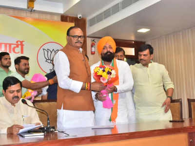 UP Nagar Nikay Chunav: निकाय चुनाव से पहले लखनऊ में कांग्रेस को लगा झटका, अध्यक्ष दिलप्रीत सिंह हुए BJP में शामिल