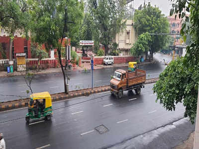 Gujarat Weather Forecast:અમદાવાદના વાતાવરણમાં આવ્યો પલટો, વહેલી સવારે અનેક વિસ્તારોમાં વરસાદી ઝપટાં પડ્યાં