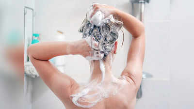 Shampoo Tips: ঘন ঘন শ্যাম্পু বদল করলেই কি চুলের সব সমস্যা মেটে? কী বলছে বিশেষজ্ঞমহল