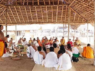 നൂറ്റാണ്ടിനു ശേഷം യഞ്ജശാല ഒരുങ്ങി, കൈതപ്രം സോമയാഗത്തിന് തിരിതെളിഞ്ഞു, പൈതൃക പുണ്യം തേടി സുരേഷ് ഗോപിയും