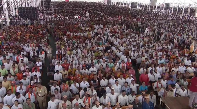 PM Narendra Modi addresses a public meeting at Humnabad in Bidar District, Karnataka