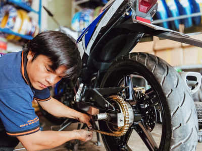 Car-Bike Repair : গাড়ি-বাইকের সামান্য স্ক্রু ঠিক করতে মোটা অঙ্কের বিল! দুর্ভোগ কাটাতে বড় উদ্যোগ কেন্দ্রের