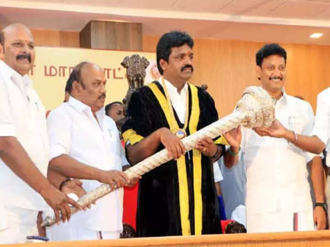 thanjai mayor with minister