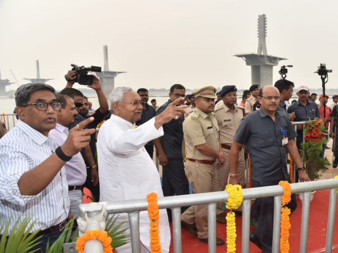 <strong>जेपी गंगा पथ से जुड़ जाएगा पुल</strong>