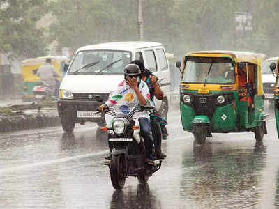 Ahmedabad Rain:વીજળીના કડાકા સાથે આજે પણ અવાદમાં વરસાદ ખાબકી શકે, 3 દિવસ સુધી માવઠાનાં એંધાણ