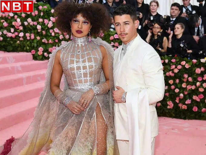 met gala red carpet