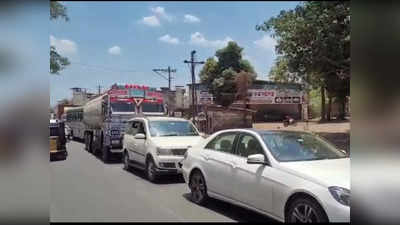 मुंबई गोवा महामार्गावर वाहतूककोंडी, पर्यटक अडकले, माणगाव लोणारे परिसरात वाहनांच्या रागा