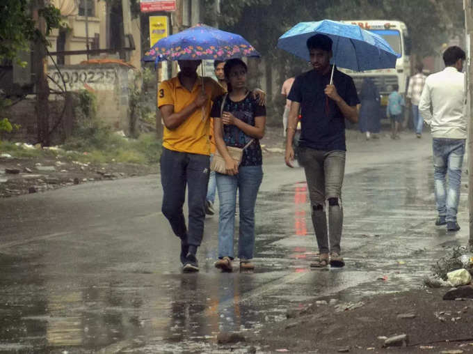दिल्‍ली-एनसीआर में बारिश से मौसम सुहाना