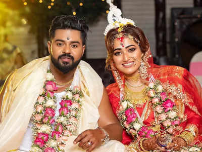 Sudipta Banerjee Wedding Look: তৃণমূল নেতা সৌম্যর সঙ্গে সাতপাক ঘুরলেন সুদীপ্তা, কনের সাজের এই ৪ বিষয় নজর কাড়ল সবার