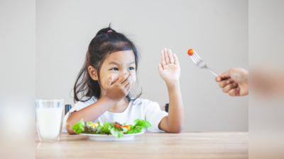 हरी सब्जियां देखते ही मुंह चिढ़ा लेता है बच्‍चा, इन मजेदार तरीकों से खिला सकते हैं हेल्‍दी खाना