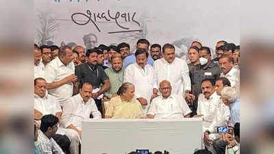 Sharad Pawar Resigns : पवारांच्या गुगलीने मॅच फिरली, राजीनामाअस्त्राने राष्ट्रवादीतील वेगळ्या विचाराच्या गटाची कोंडी