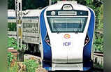 मुस्कुराइए, वंदे भारत एक्सप्रेस लखनऊ में है.... गोरखपुर से दिल्ली तक भी दौड़ेगी देश की सबसे फास्ट ट्रेन