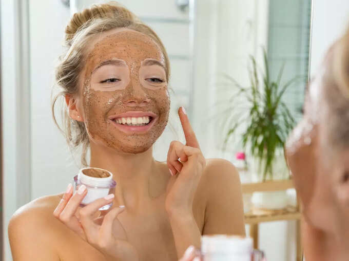 ​2. എക്സ്ഫോളിയേറ്റർ (Exfoliator)