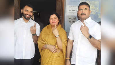 UP Nikay Chunav : बाहुबली पूर्व एमएलसी बृजेश सिंह ने पहली बार किया मतदान, पत्नी के साथ वोट डालने पहुंचे वाराणसी