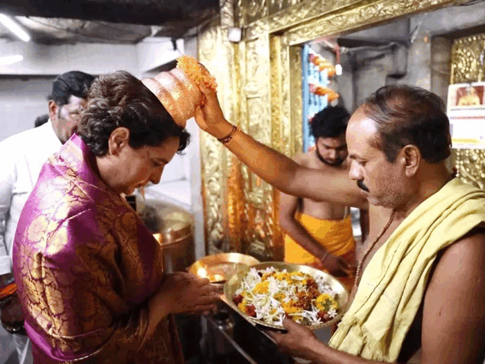 बजरंग दल पर कांग्रेस का यू-टर्न, कहा- बैन की कोई योजना नहीं, सत्ता में आए तो हनुमानजी के नाम पर चलाएंगे स्कीम बजरंग दल पर कांग्रेस का यू-टर्न, कहा- बैन की कोई योजना नहीं, सत्ता में आए तो हनुमानजी के नाम पर चलाएंगे स्कीम