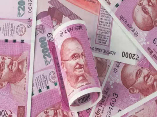 petrol-pump-not-accepted-rs-2000-notes-in-delhi-fir-100596304