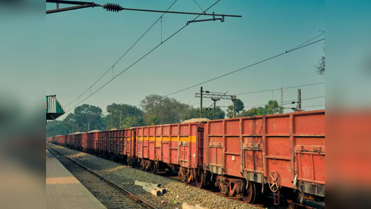 Central Railway : मालवाहतुकीतून मध्य रेल्वे मालामाल; एका महिन्यात तब्बल इतक्या कोटींची कमाई