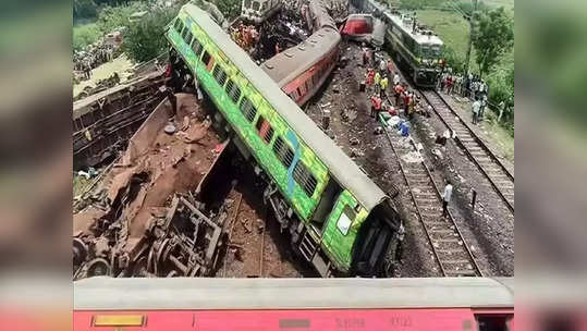 Odisha Train Accident : टीसीकडून सीट बदलून घेणार होते, आई म्हणाली जेवून घेऊयात अन् दहावी पास झालेला मुलगा..