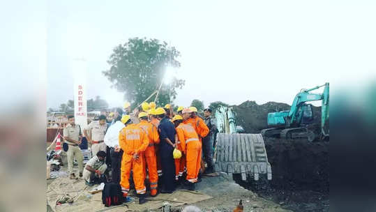 Borewell Incident : तीनशे फूट बोअरवेलमध्ये पडली, सुमारे ५२ तासांनी बाहेर काढलं, पण सृष्टी वाचली नाही