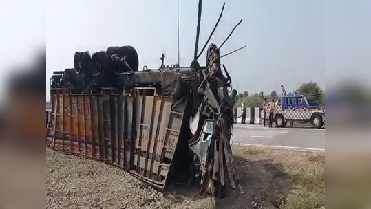 समृद्धी महामार्गावरुन खाली कोसळून ट्रक पेटला, चालक-क्लीनरचा होरपळून मृत्यू