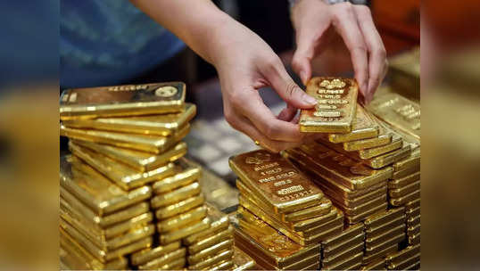 Gold Rate Today: ग्राहकांना खरेदीची संधी! सोन्याचे भाव उतरले, चांदीच्या दरातही घसरण; पाहा आजचा भाव