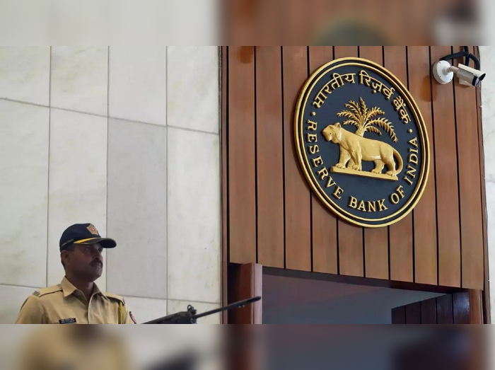 RBI Cancels license of two co-op banks