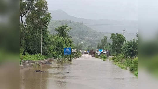 रायगडमधील आंबा नदी धोका पातळीवर; दुर्गम भागातील नागरिकांचे स्थलांतर, प्रशासनाकडून सावधानतेचा इशारा