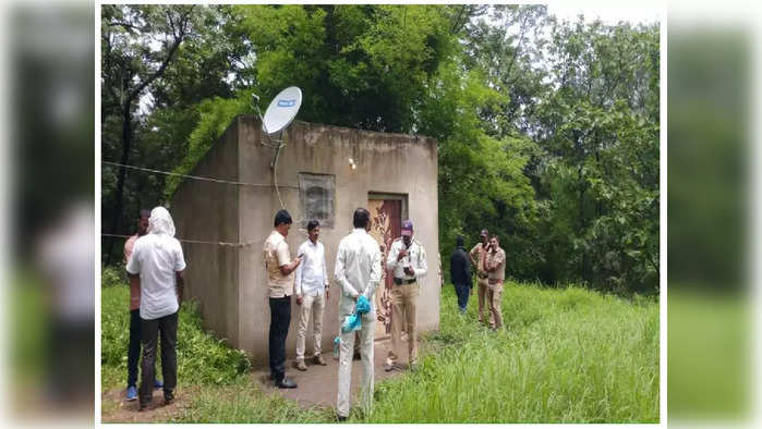 राहत्या घरात सापडले ४ मृतदेह